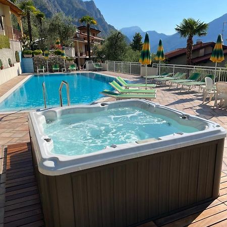 Appartamenti Villa Clivia Limone sul Garda Exterior foto